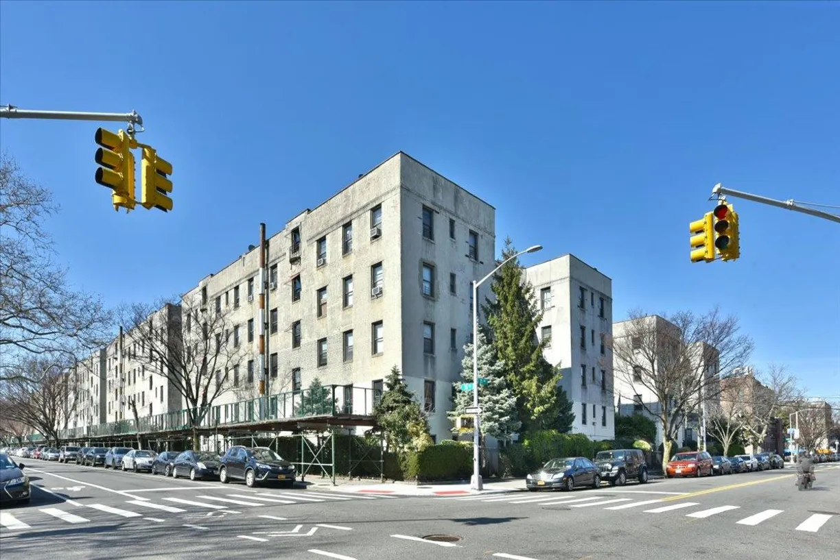 New York City Real Estate | View 21-16 35 Street, 1B | 1 Bed, 1 Bath