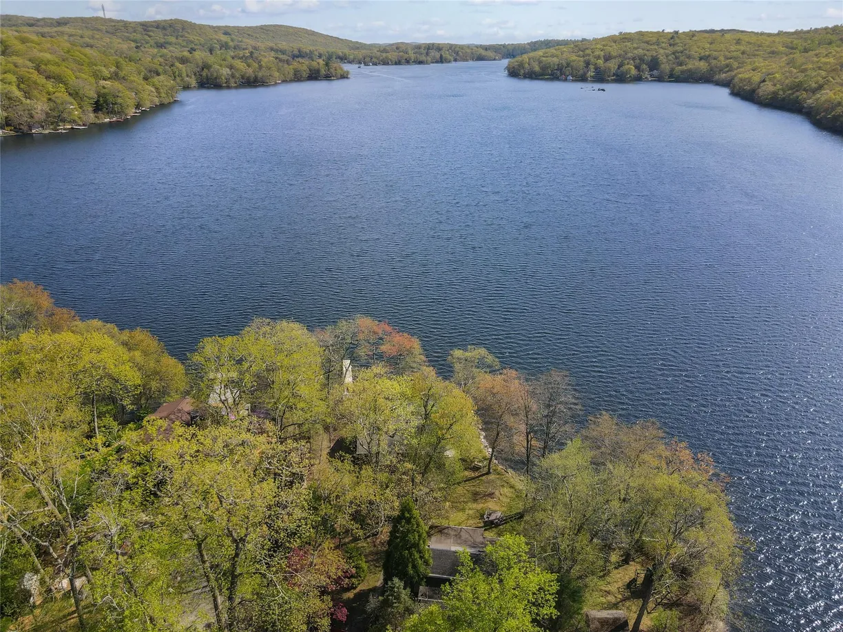 Hudson Valley Real Estate | View 41 Clubhouse Road | Listing