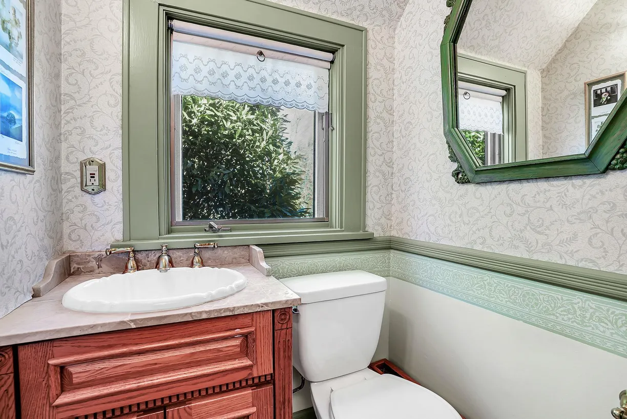 Westchester Real Estate | View 31 Edgewood Avenue | Listing