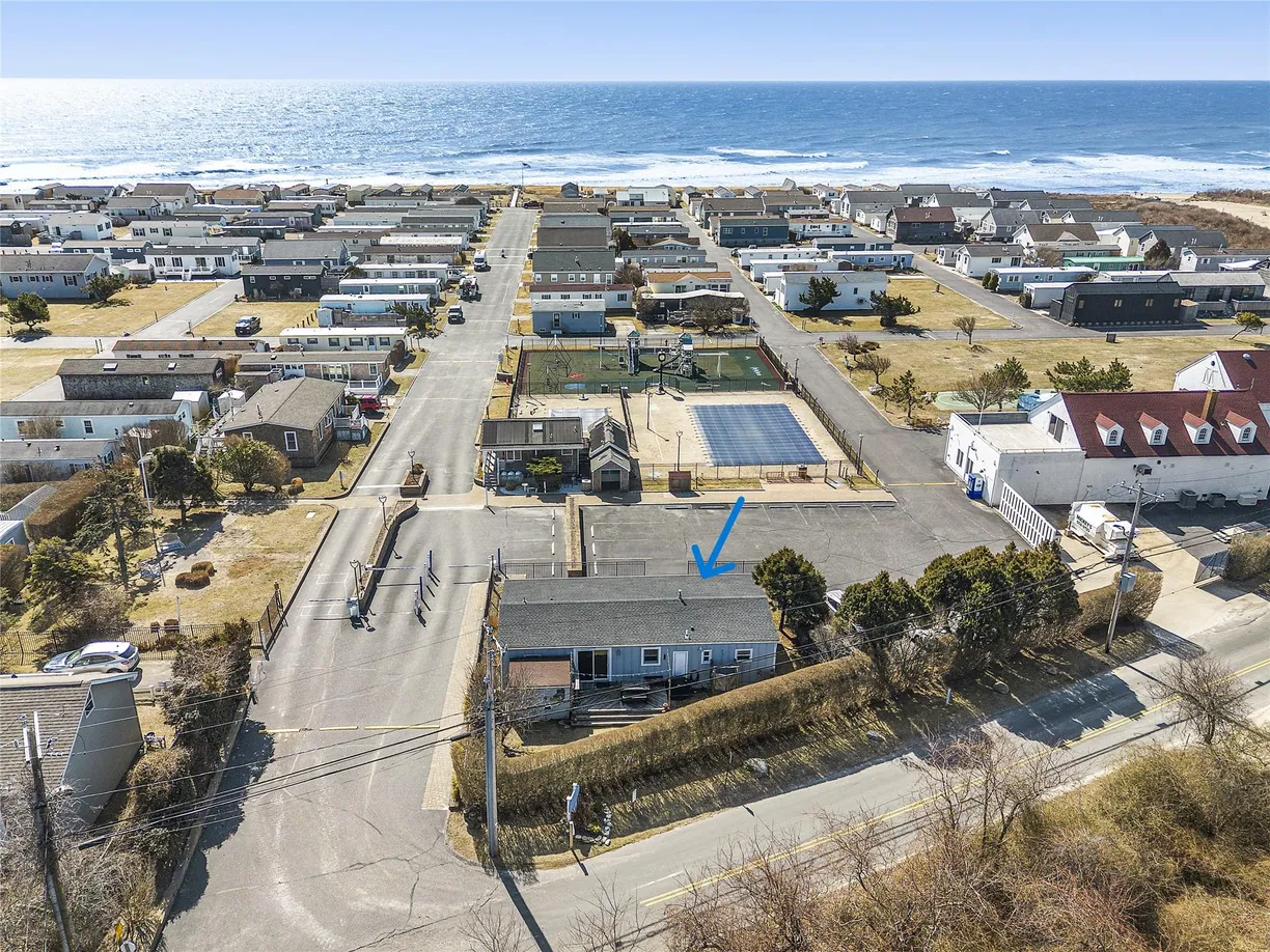 The Hamptons Real Estate | View 100 Deforest Rd., 433 | 4 Beds, 1 Bath