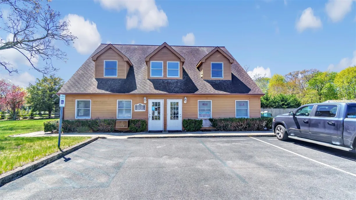 The Hamptons Real Estate | View 472 Montauk Highway