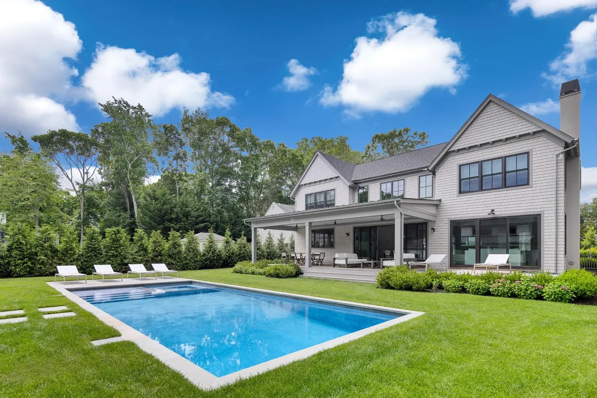 The Hamptons Real Estate | View 18 Bay View N Road | Listing