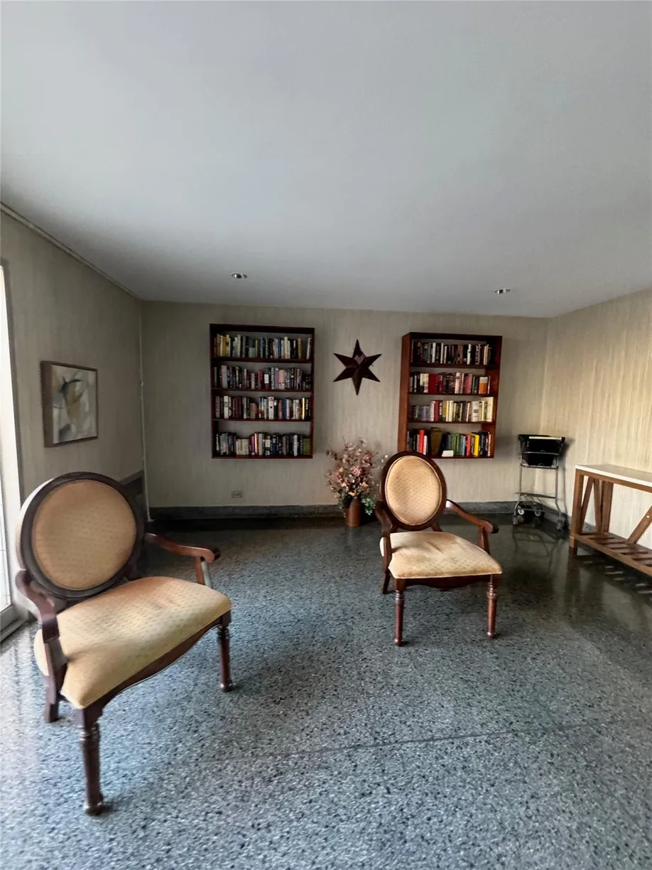 Westchester Real Estate | View 1111 Midland Avenue, 6H | Listing