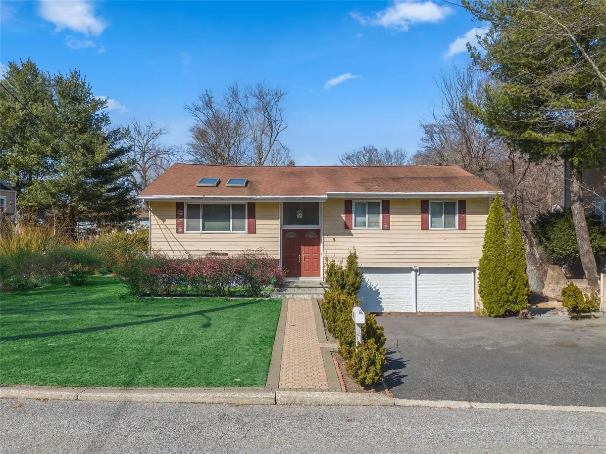 Westchester Real Estate | View 16 Stratford Road | 3 Beds, 2 Baths