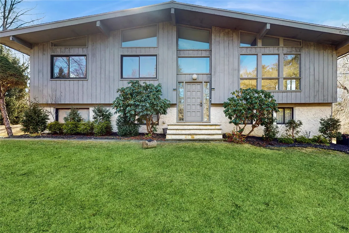 Westchester Real Estate | View 135 Main Street | 3 Beds, 3 Baths