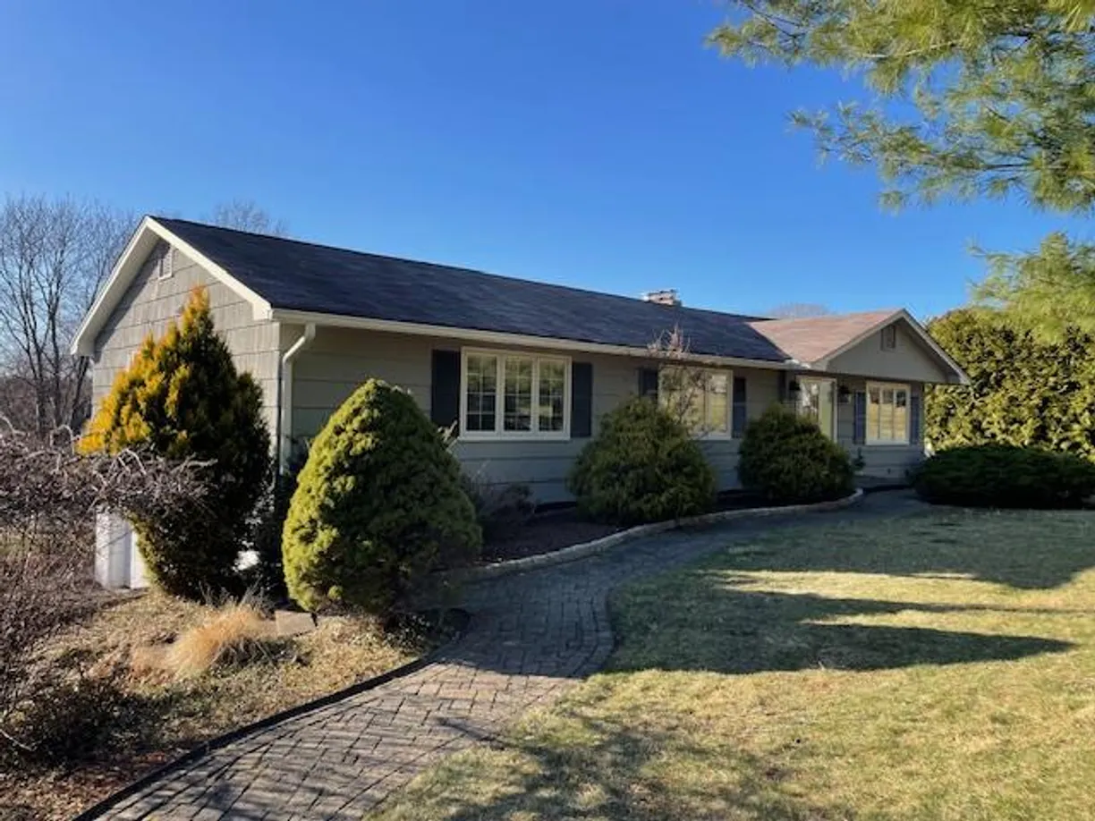 Rockland/Orange/NJ Real Estate | View 206 Waters Edge | 4 Beds, 3 Baths