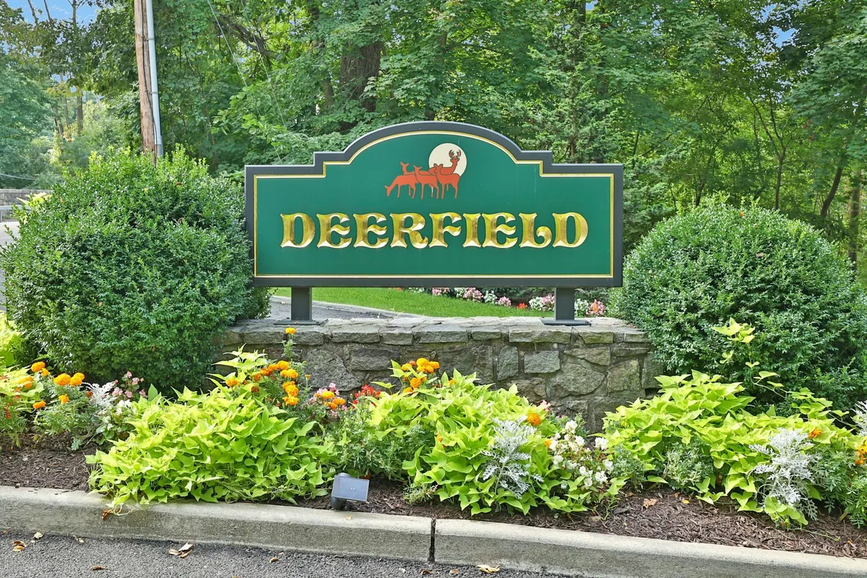 Westchester Real Estate | View 122 Whitetail Circle | Listing