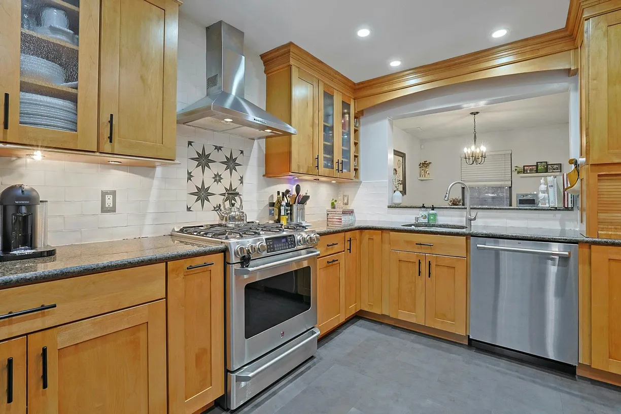 Westchester Real Estate | View 122 Whitetail Circle | 2 Beds, 1 Bath