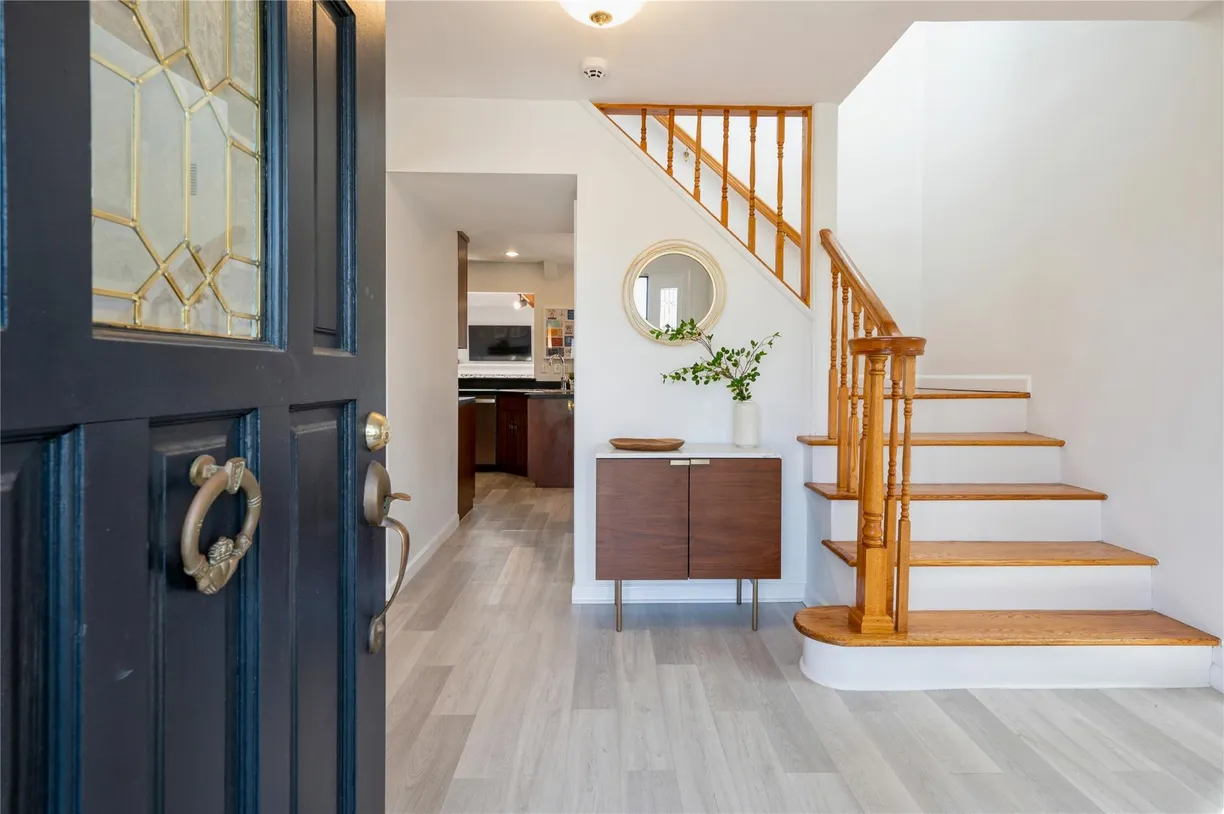 Westchester Real Estate | View 14 Reeback Drive | Listing