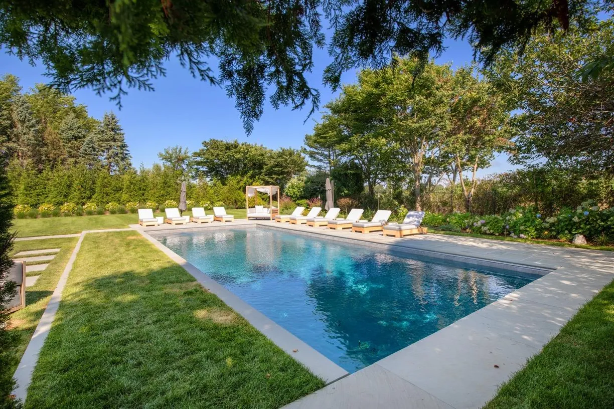 The Hamptons Real Estate | View 70 Winding Way | Listing