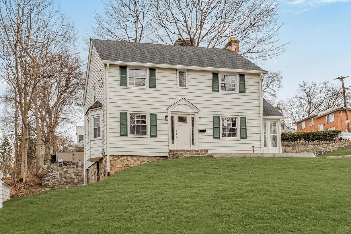 Westchester Real Estate | View 28 Marwood Lane | 3 Beds, 1 Bath