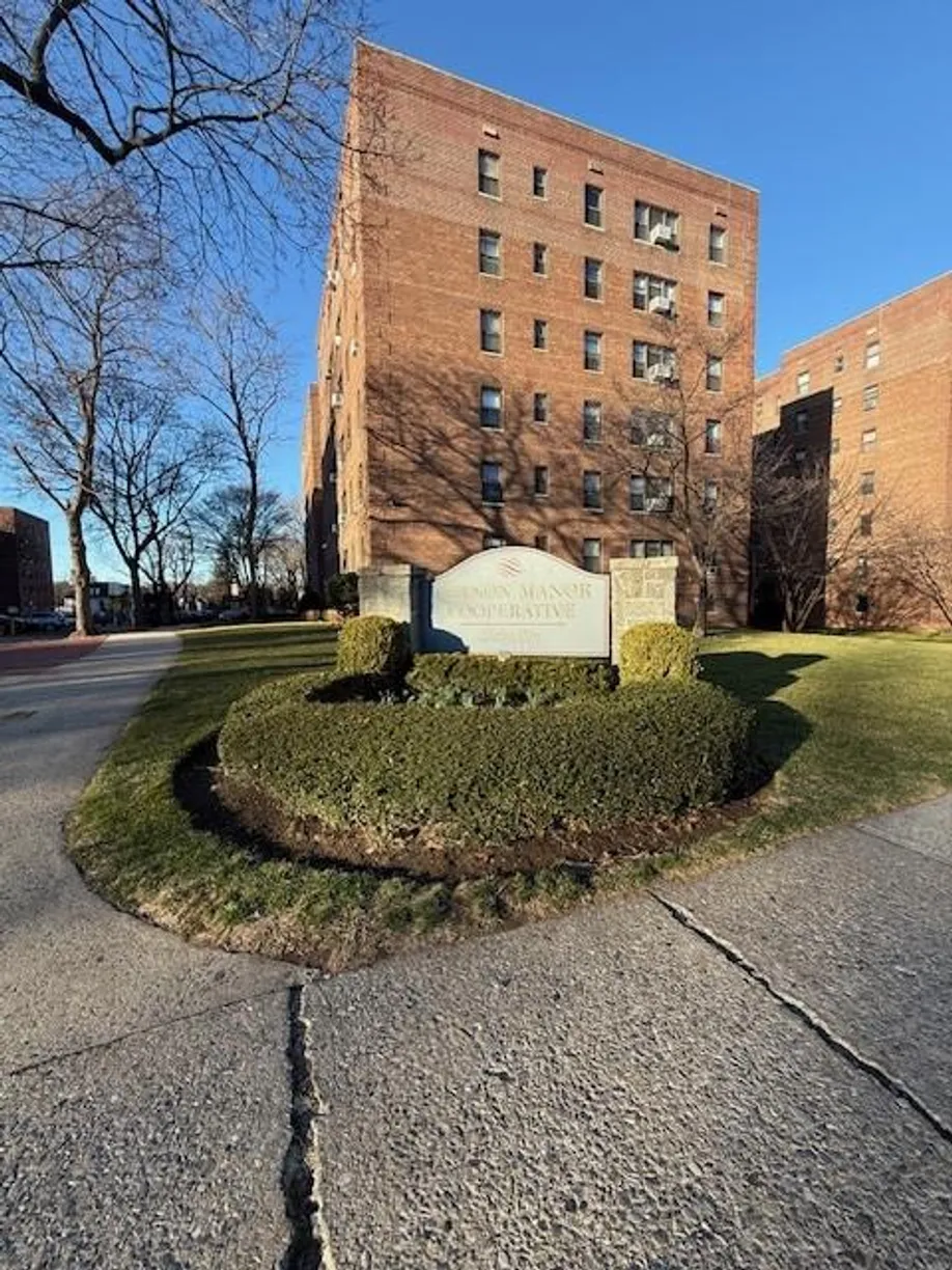 Westchester Real Estate | View 2 Fisher Drive, 116 | 1 Bed, 1 Bath