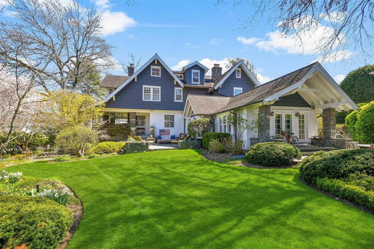 Westchester Real Estate | View 33 Fernwood Road | Listing