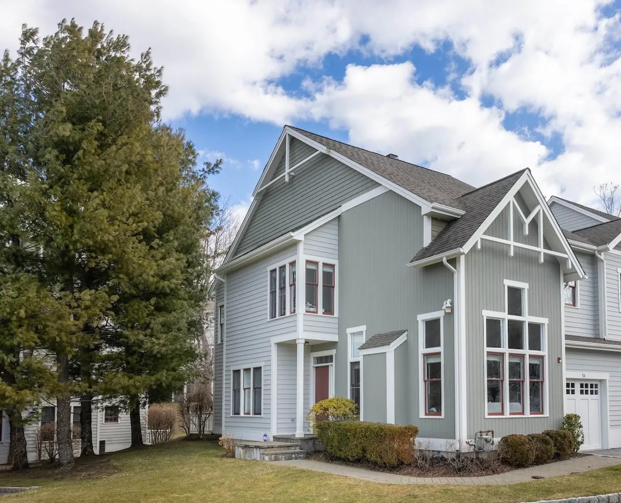 Westchester Real Estate | View 54 Landing Drive | Listing