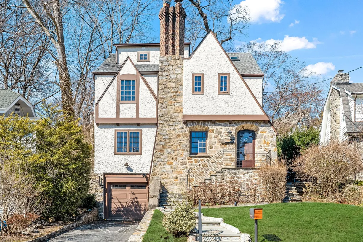 Westchester Real Estate | View 29 Valley Road | 5 Beds, 3 Baths