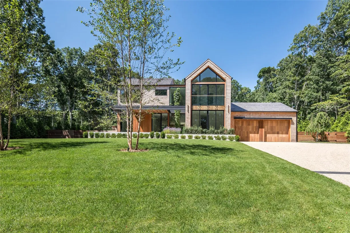 The Hamptons Real Estate | View 47 Pheasant Road | 6 Beds, 7 Baths