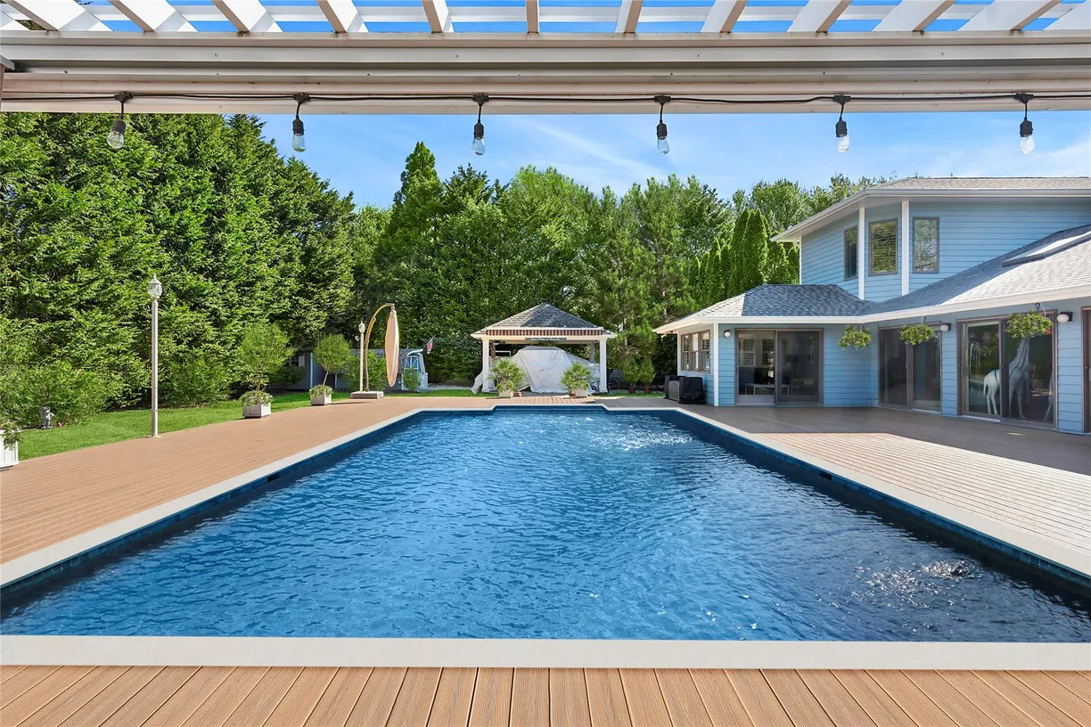 The Hamptons Real Estate | View 30 S Country Road | Listing