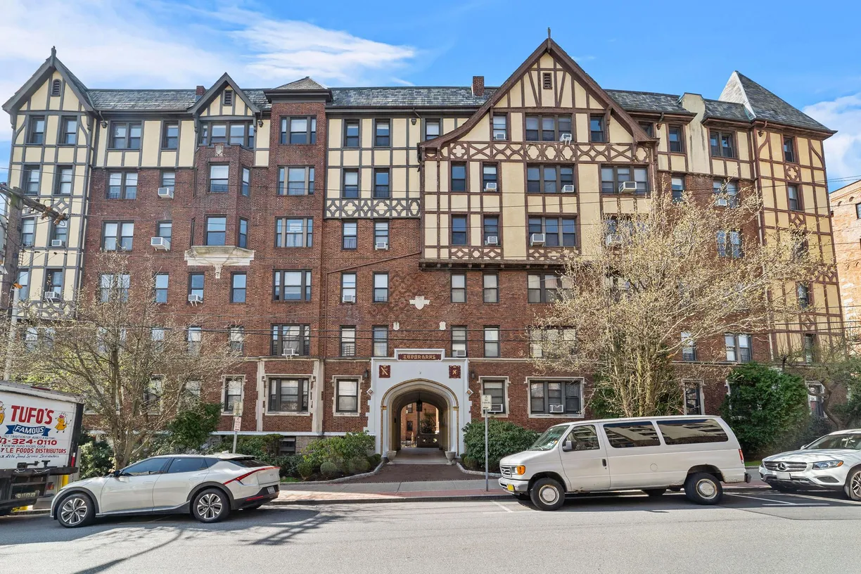 Westchester Real Estate | View 31 Pondfield Road, 63 | Listing