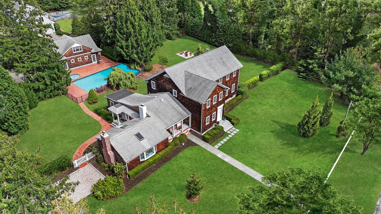 The Hamptons Real Estate | View 108 S Country Road | Listing