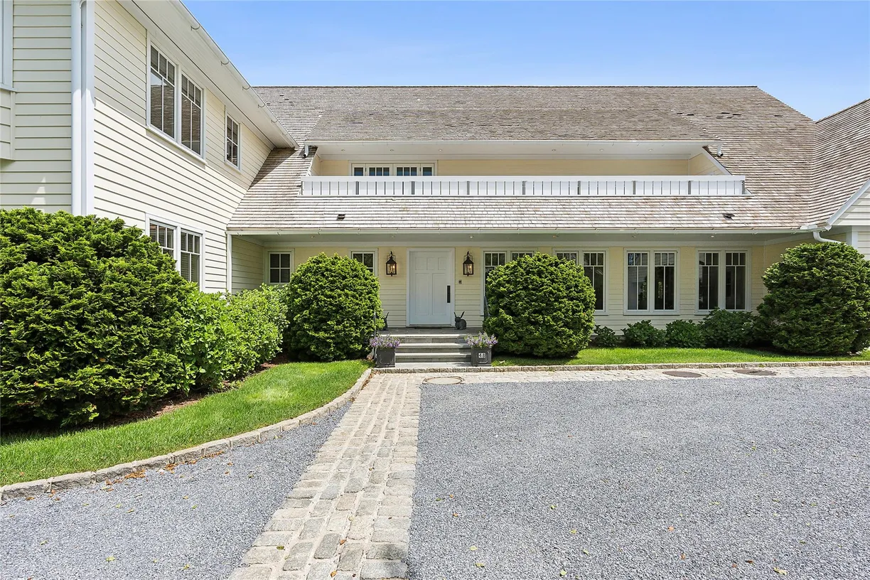 The Hamptons Real Estate | View 48 Cobblefield Lane | Listing