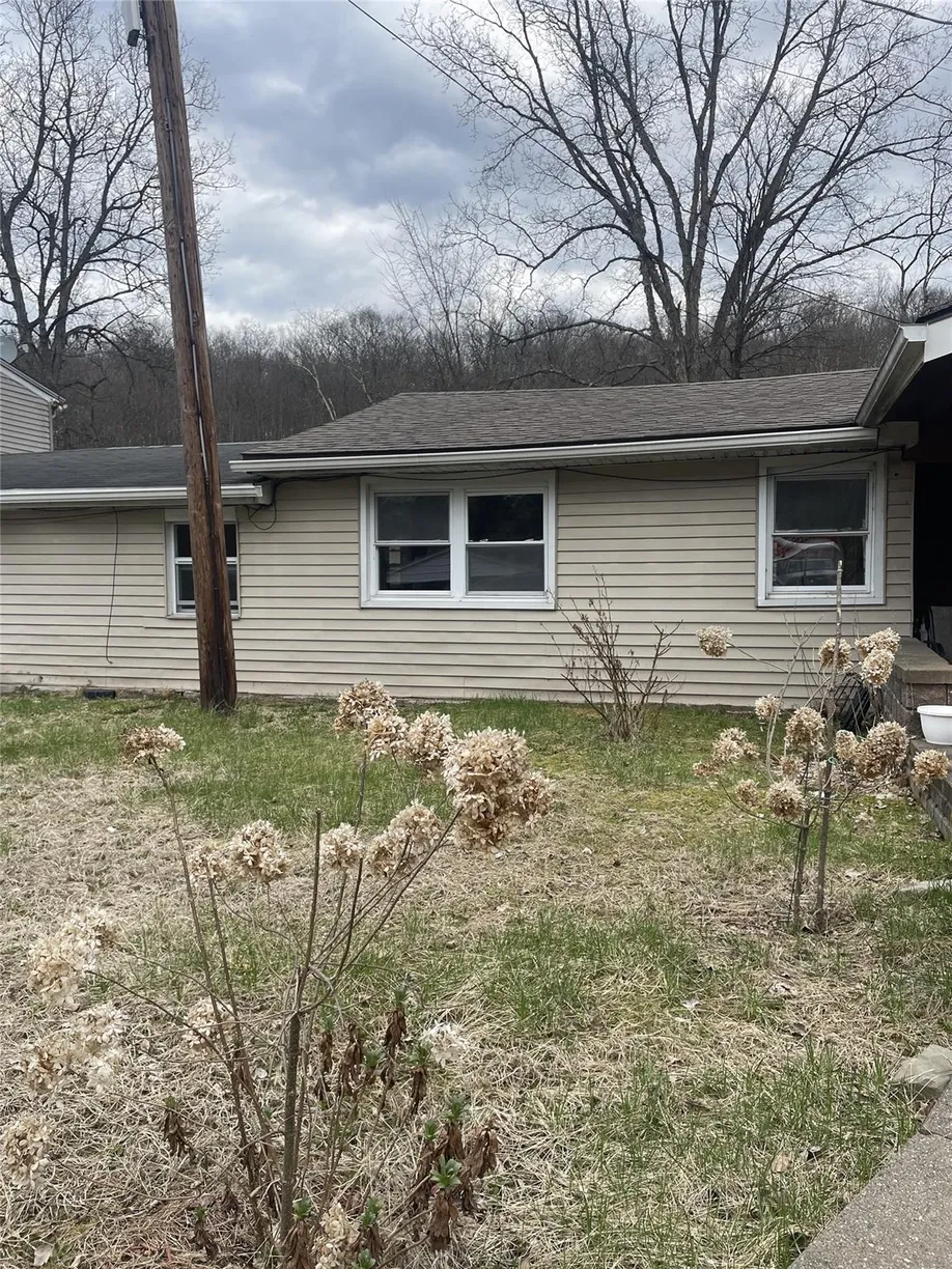 Hudson Valley Real Estate | View 1446 Salt Point Turnpike, 4 | 1 Bed, 1 Bath