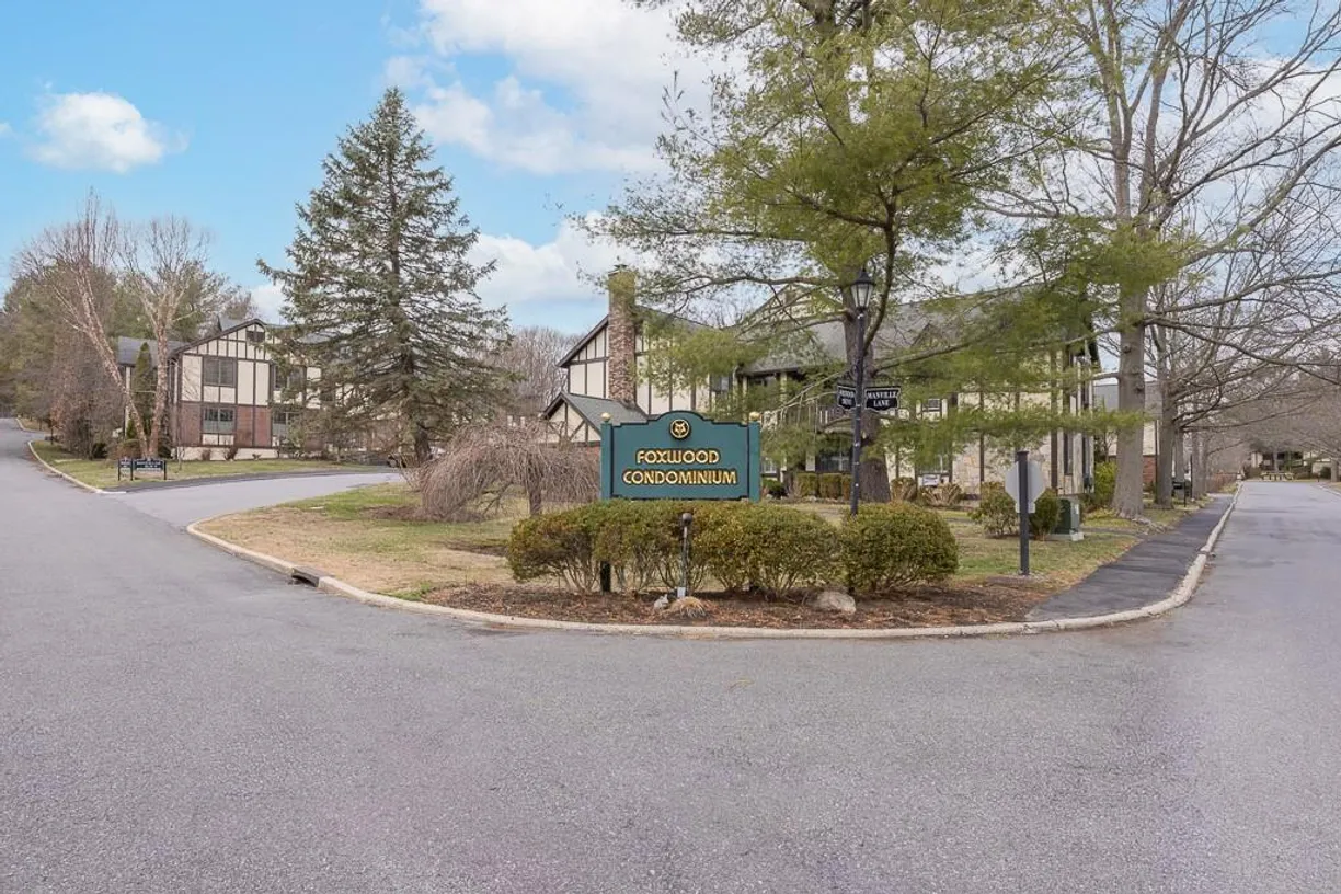 Westchester Real Estate | View 56 Foxwood Drive, 5 | 1 Bed, 1 Bath