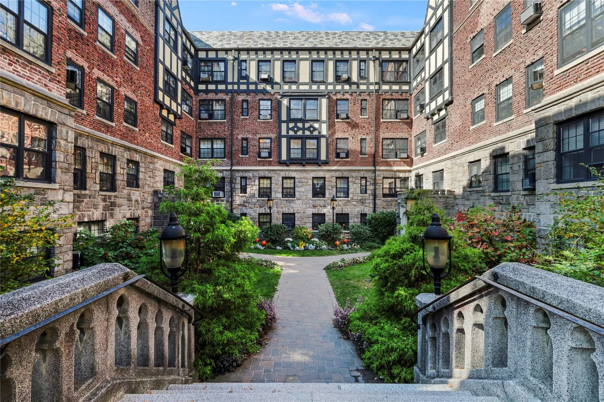 Westchester Real Estate | View 295 North Broadway, 29 | Listing