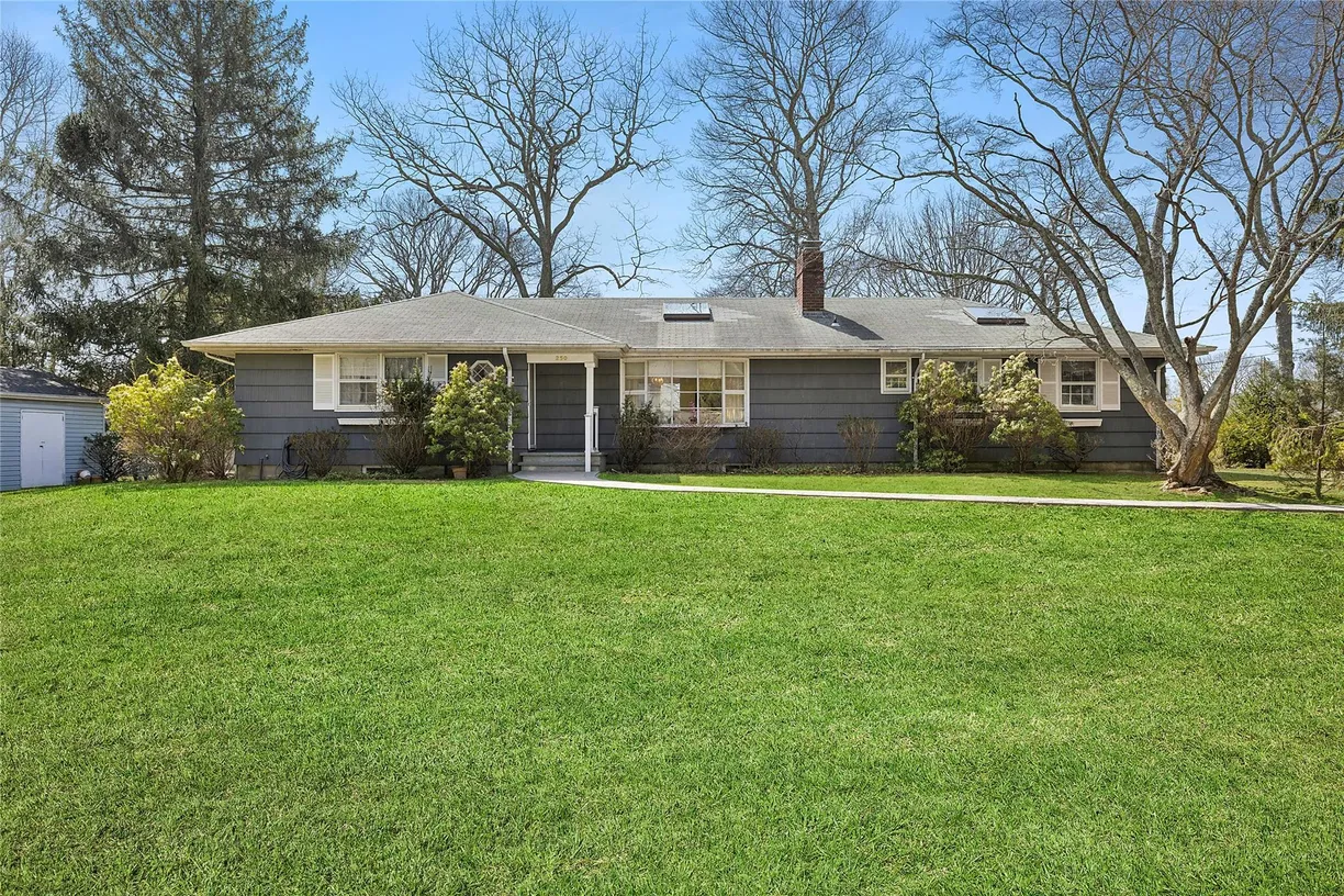 The Hamptons Real Estate | View 250 Kraus Road | 4 Beds, 2 Baths