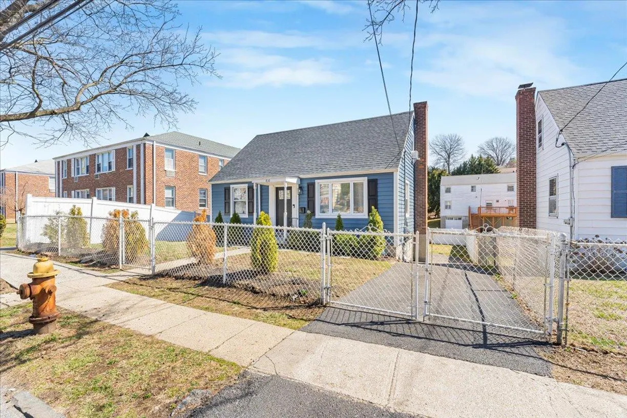 Westchester Real Estate | View 832 Palisade Avenue | Listing