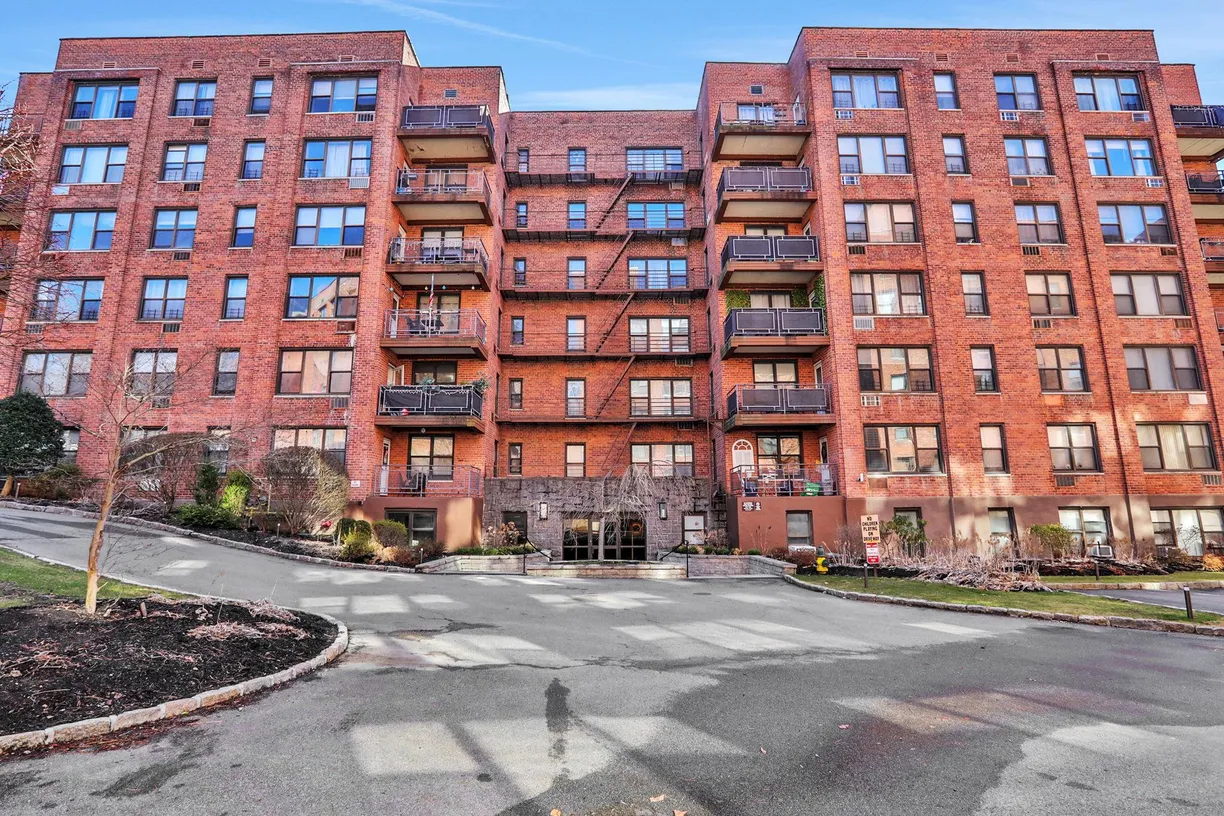 Westchester Real Estate | View 119 S Highland Avenue, 5F | 1 Bath