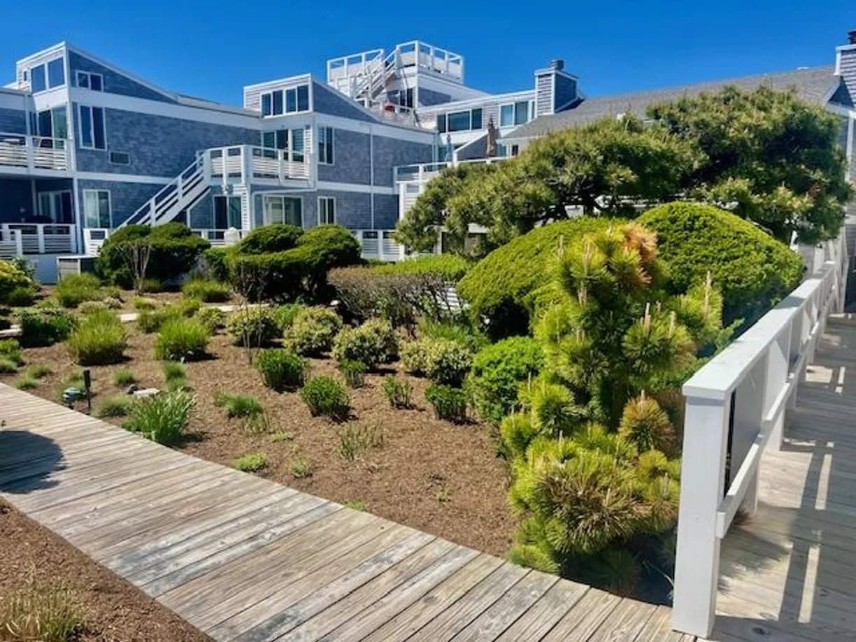 The Hamptons Real Estate | View 539 Dune Road | Listing