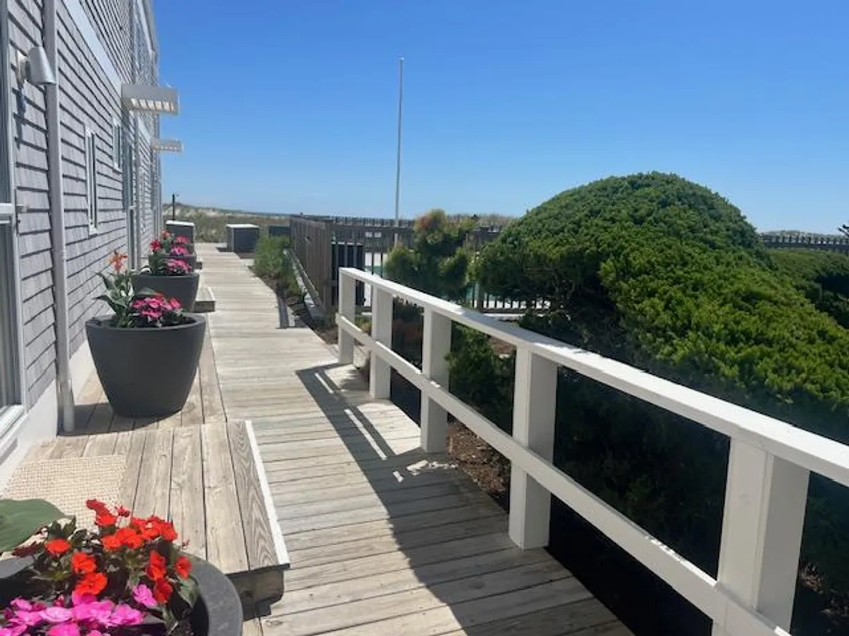 The Hamptons Real Estate | View 539 Dune Road | Listing