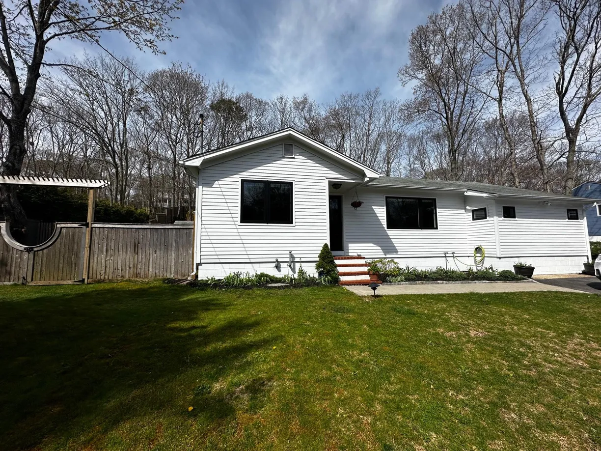 The Hamptons Real Estate | View 51 Stoney Hill Road | Listing