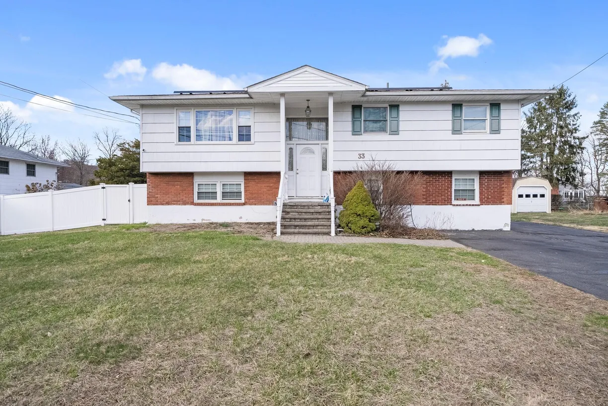 Rockland/Orange/NJ Real Estate | View 33 De Halve Maen Drive | Listing