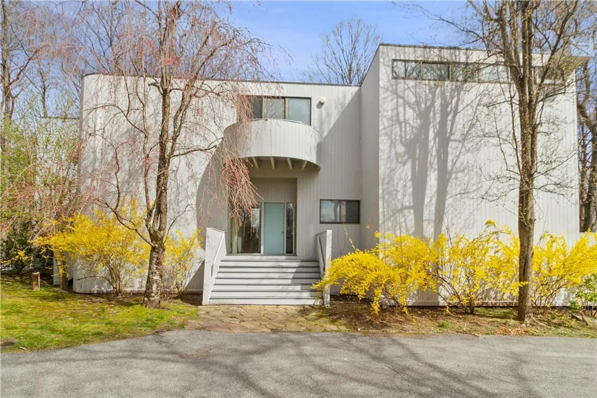 Westchester Real Estate | View 71 Tripp Street | Listing