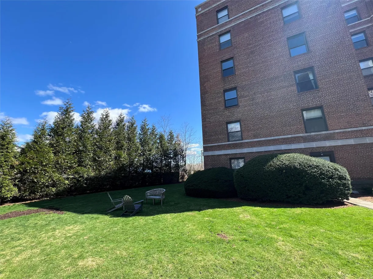 Westchester Real Estate | View 11 Alden Road, 5H | Listing
