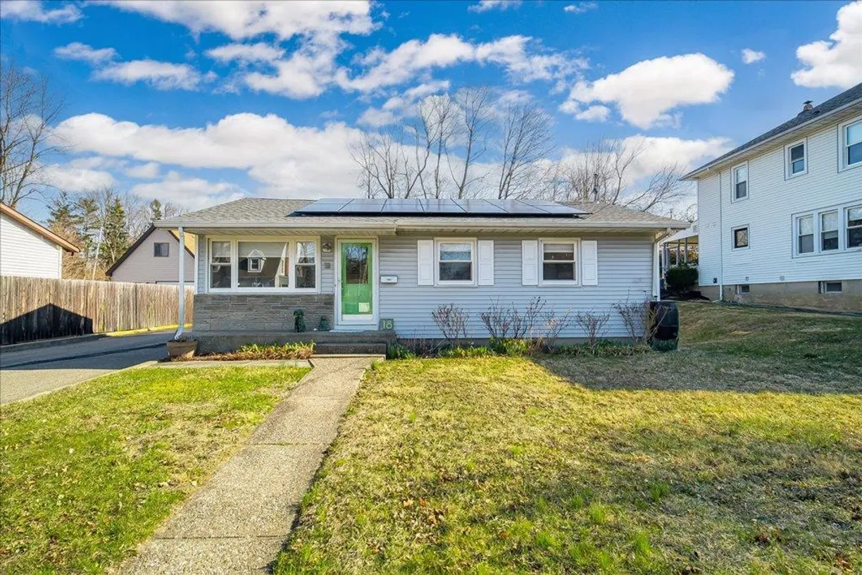 Hudson Valley Real Estate | View 18 Verplanck Avenue | 3 Beds, 1 Bath