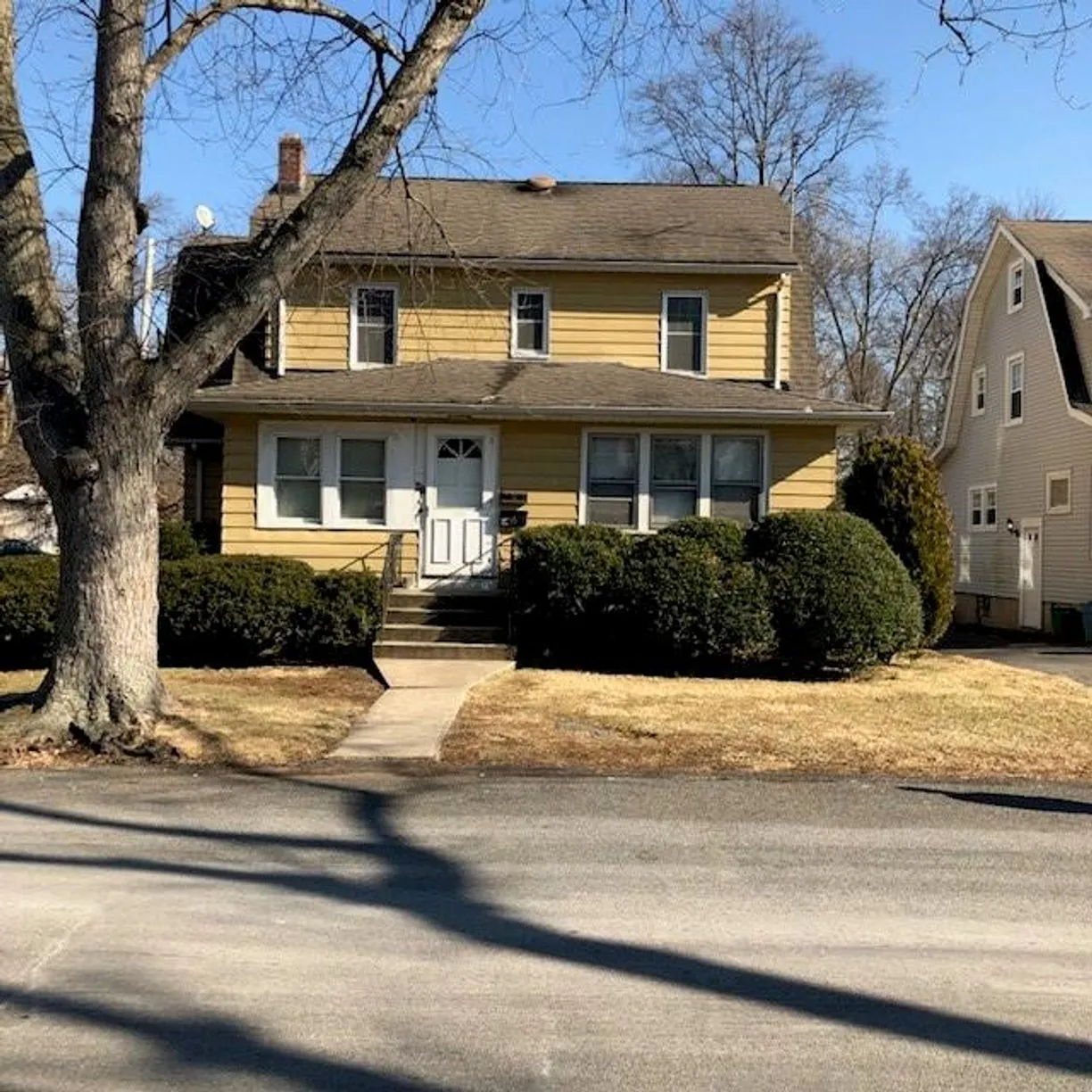 Rockland/Orange/NJ Real Estate | View 62 Roosevelt Street | 2 Beds, 1 Bath