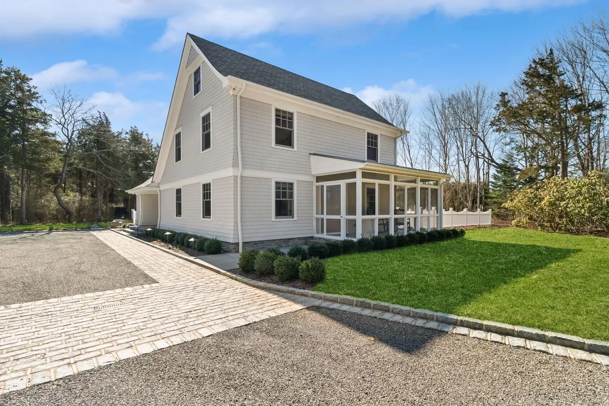 The Hamptons Real Estate | View 30 Club Lane | 4 Beds, 3 Baths