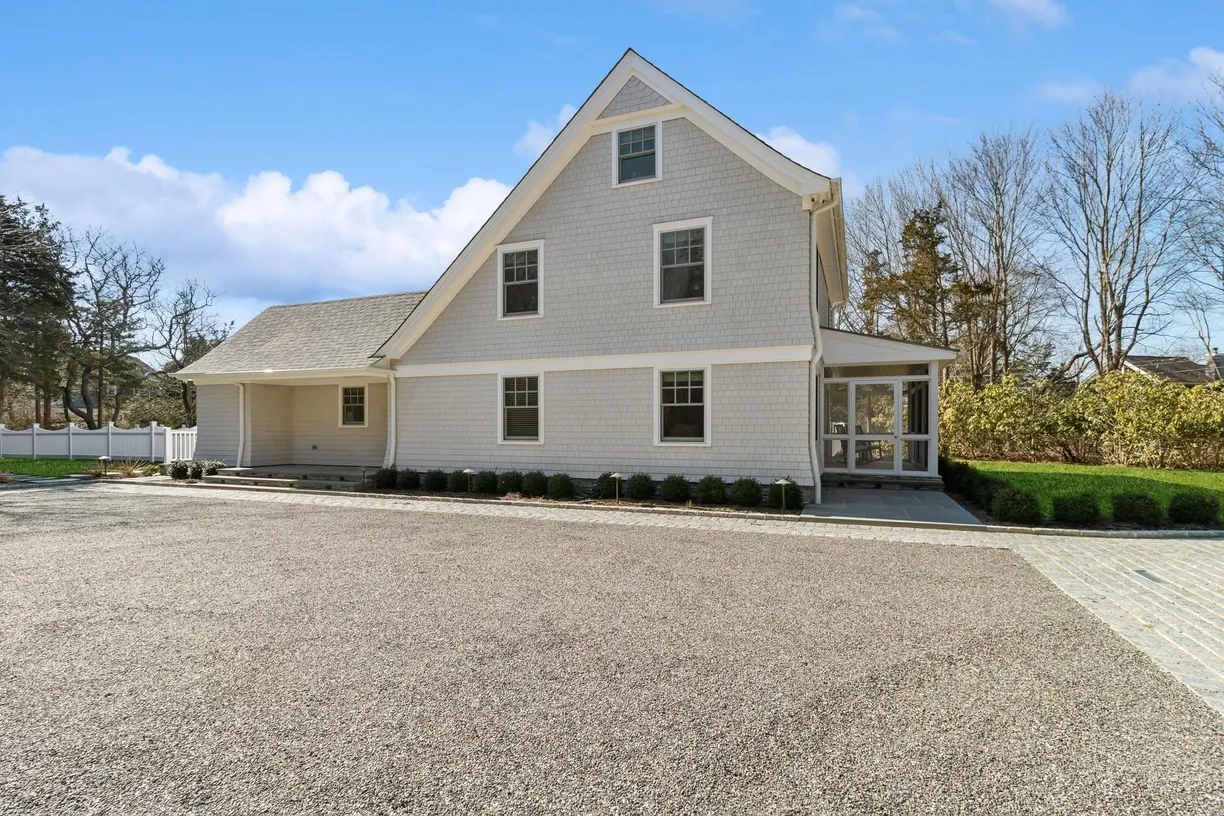 The Hamptons Real Estate | View 30 Club Lane | Listing