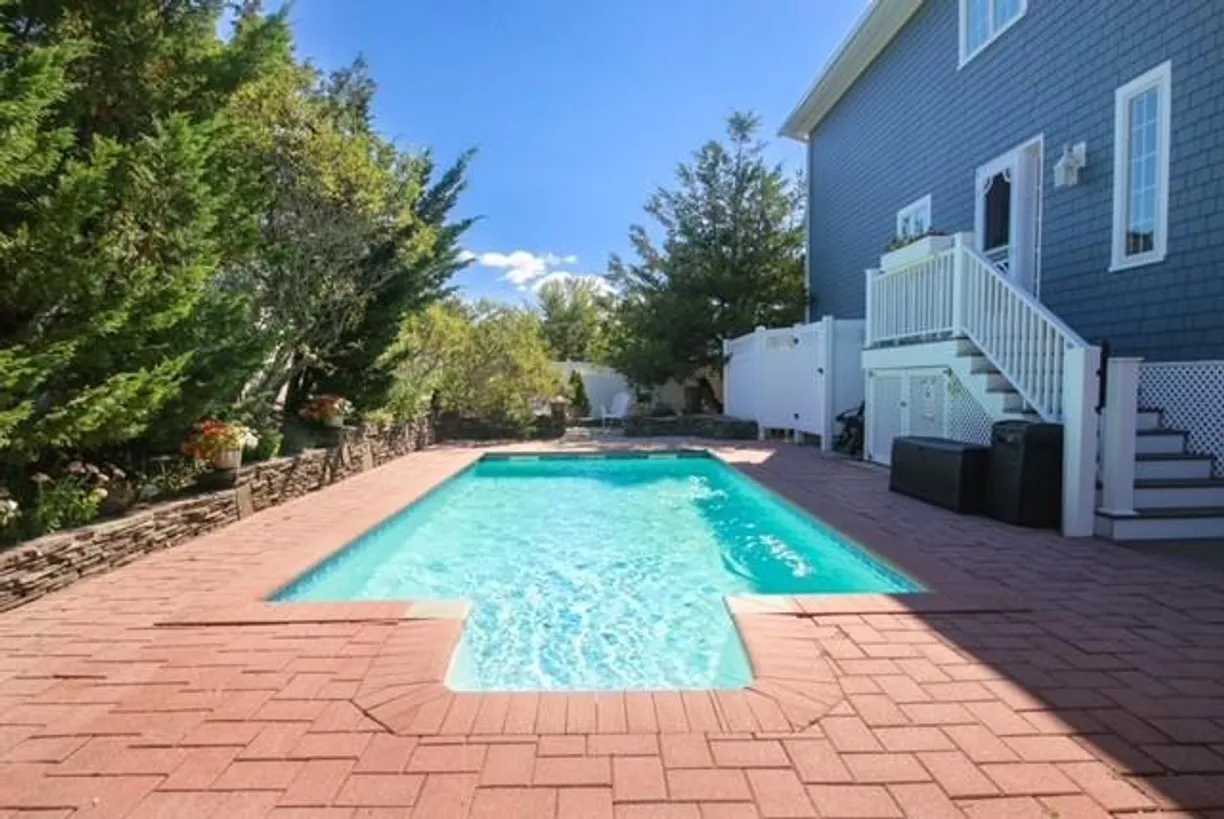 The Hamptons Real Estate | View 270 N Sea Drive | Listing