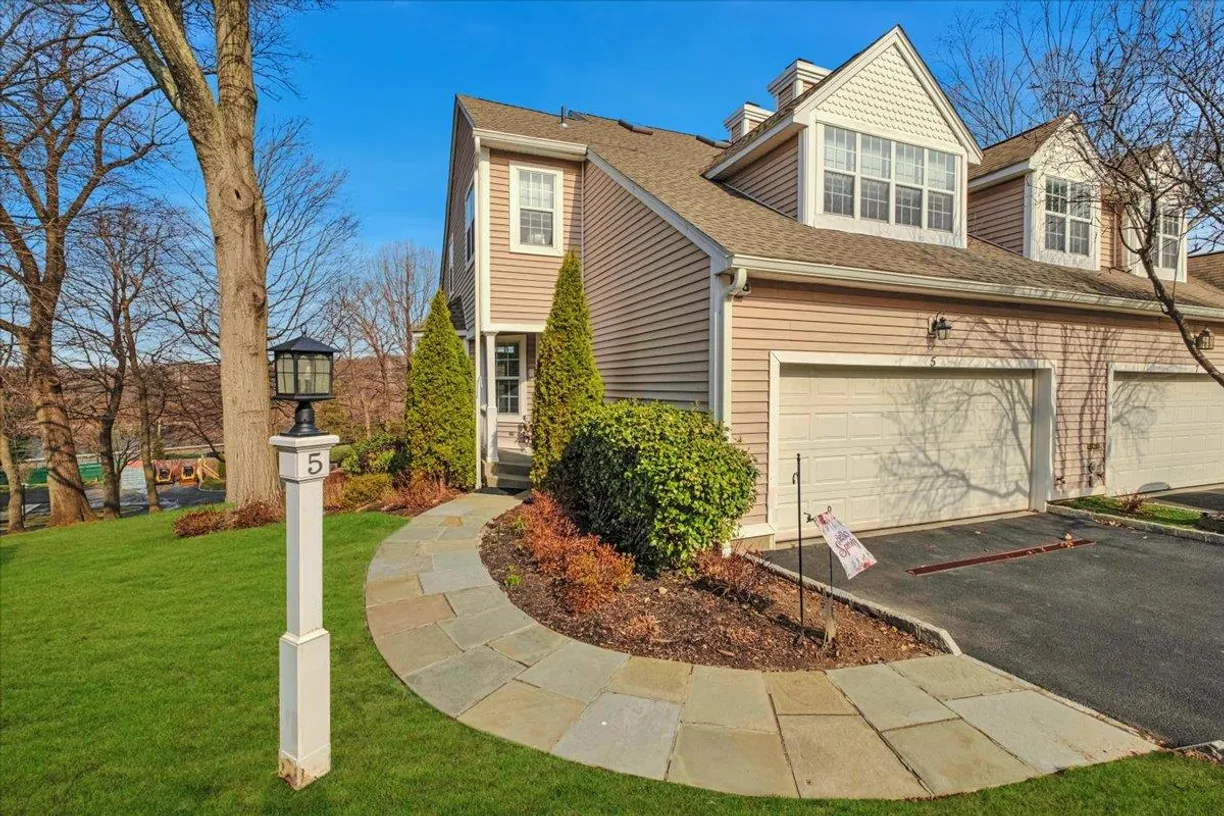 Westchester Real Estate | View 5 Clubway Circle | 4 Beds, 3 Baths