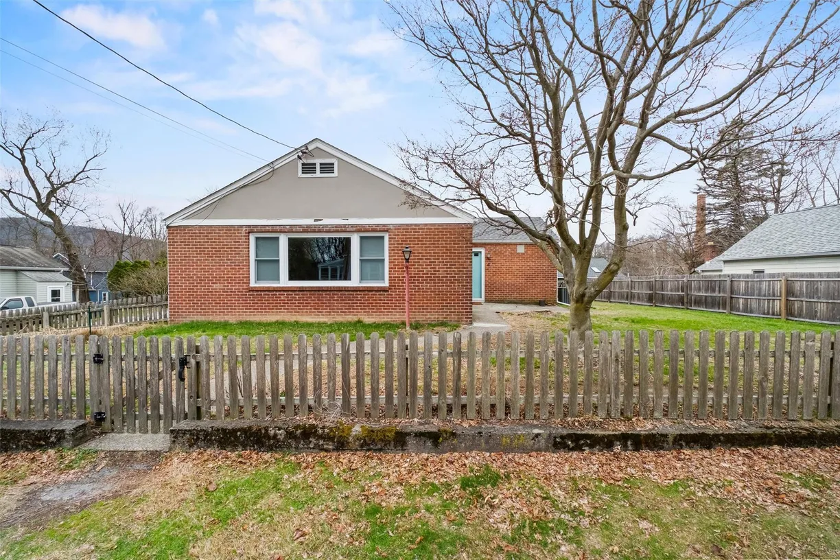 Hudson Valley Real Estate | View 4 York Street | 2 Beds, 1 Bath