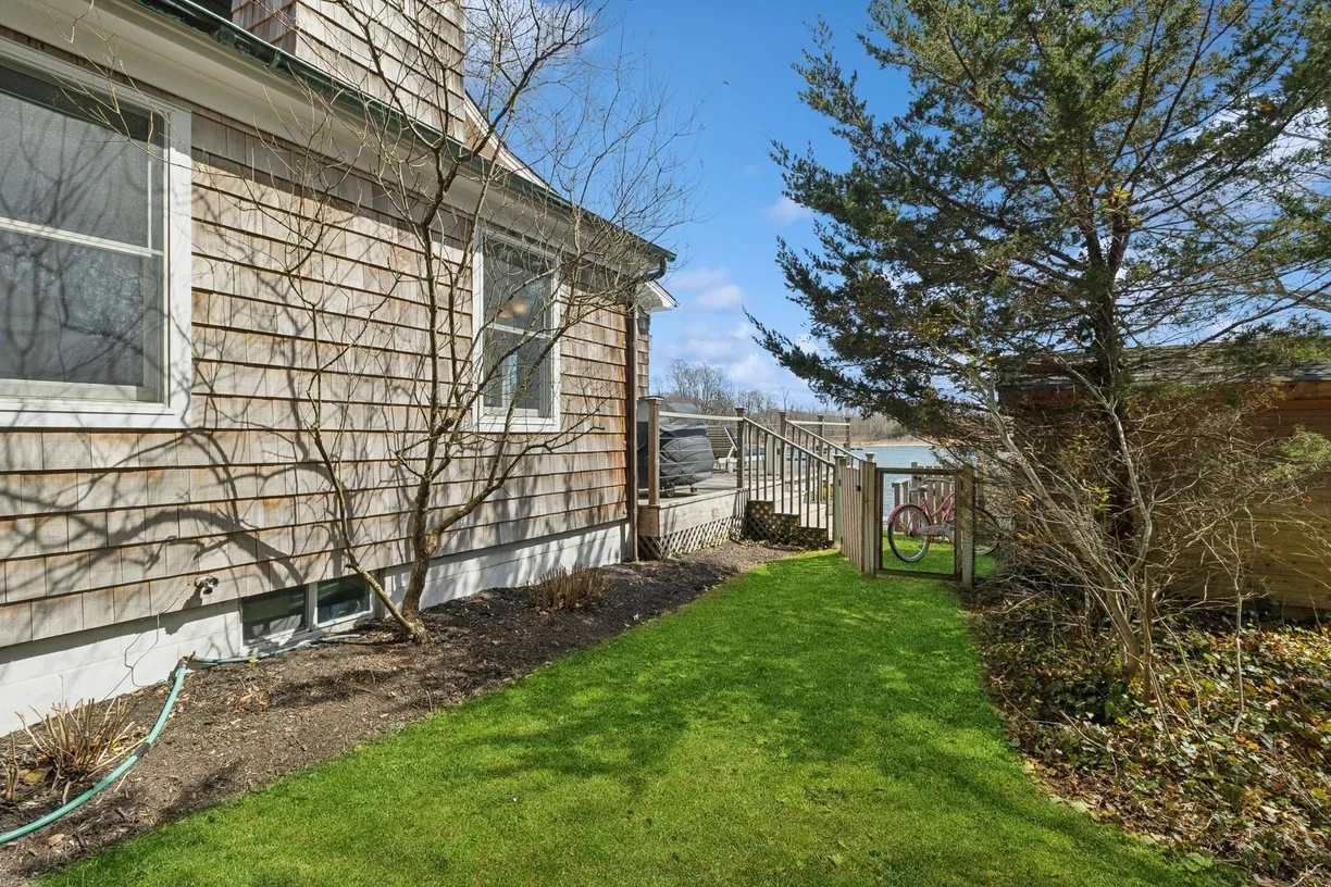 The Hamptons Real Estate | View 80 Towd Point Road | Listing