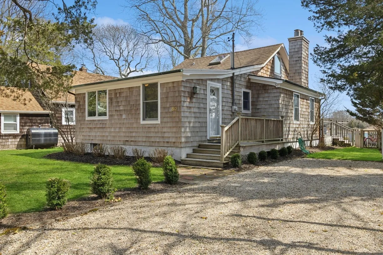 The Hamptons Real Estate | View 80 Towd Point Road | 3 Beds, 2 Baths