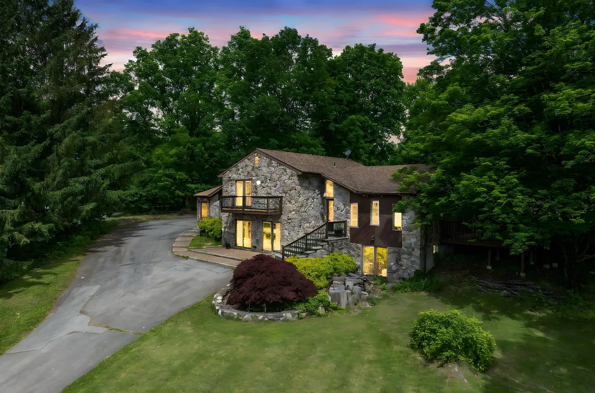 Rockland/Orange/NJ Real Estate | View 23 Fox Road | 3 Beds, 2 Baths