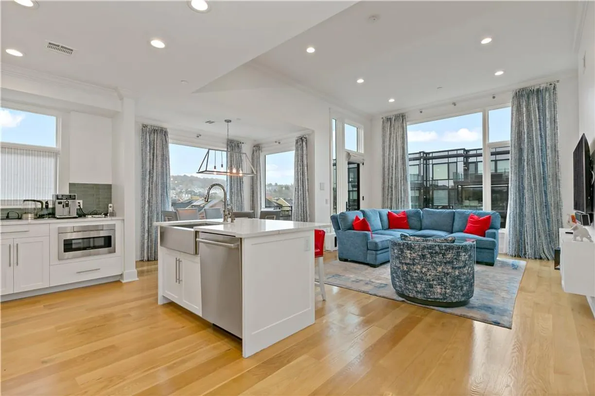 Westchester Real Estate | View 45 Hudson View Way Way, 400 | 3 Beds, 2 Baths