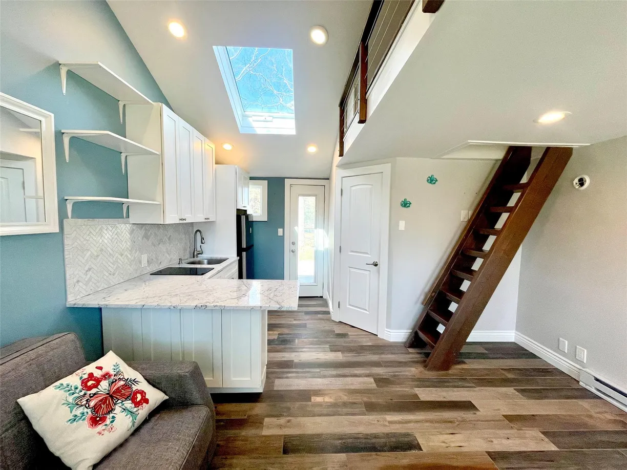 The Hamptons Real Estate | View 90 Springville Road, 14 | 1 Bath