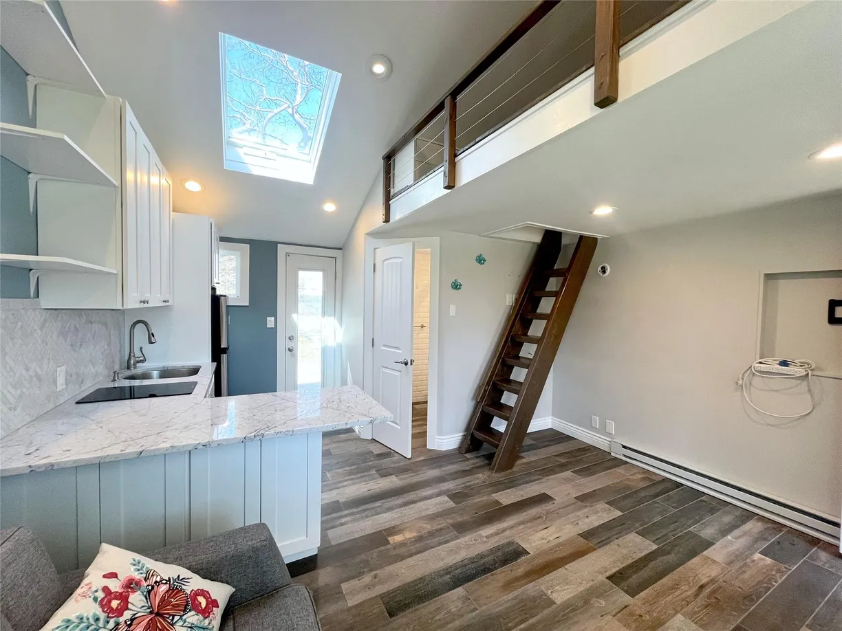 The Hamptons Real Estate | View 90 Springville Road, 14 | Listing