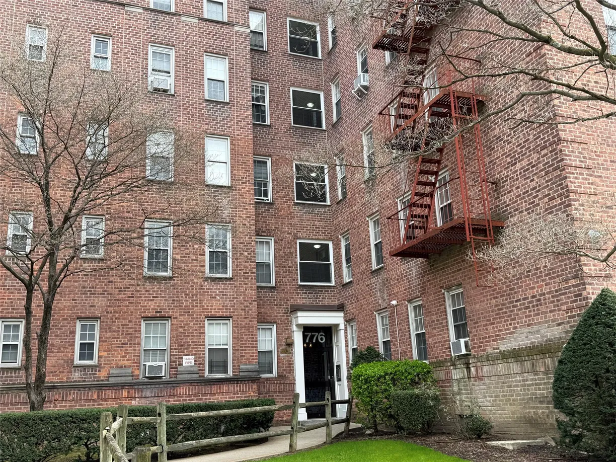 Westchester Real Estate | View 776 Bronx River Road, B33 | Listing